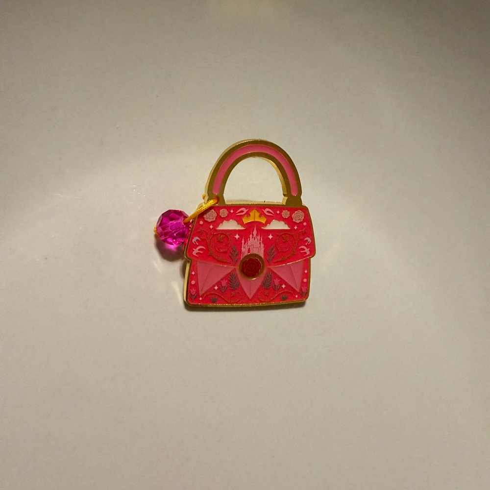 Disney Princess “Sleeping Beauty” Aurora purse enamel mystery pin - Picture 4 of 4